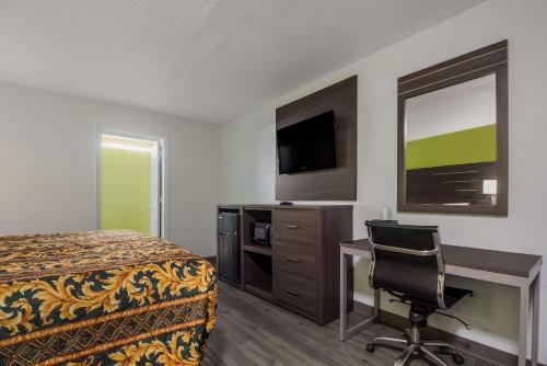 Monsoon Inn – Beaumont, TX