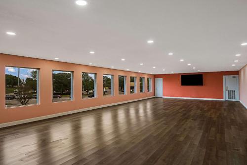 ห้องประชุม / บอลรูม, Rodeway Inn Conference Center in โบมอนต์ (TX)