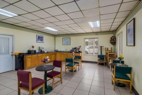 Midtown Inn - image 3