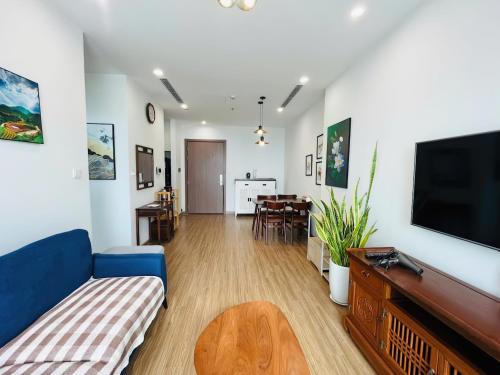 One-Bedroom Apartment image 6
