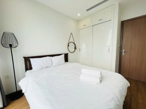 One-Bedroom Apartment image 3
