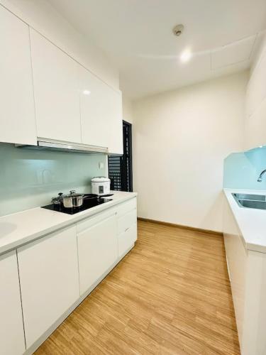 Four-Bedroom Apartment image 10