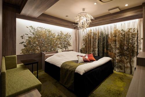 room detail thumbnail 1