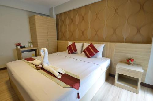 Station 203 Hotel – Bangkok, NY