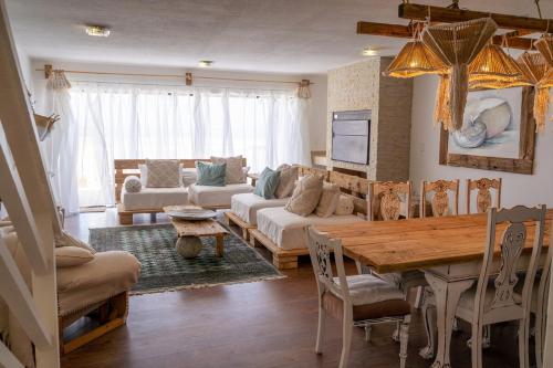 Art Cabin At The Beach in Rand Rifles