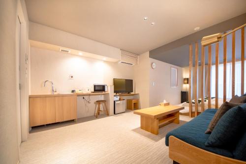 Standard Double Room with Two Double Beds image 10