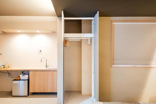 Deluxe Double Room image 10