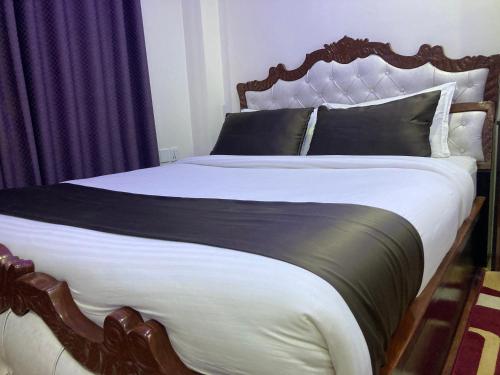 1 queen bed