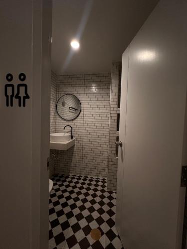 Around Ari Hostel, Bangkok (photo 3)