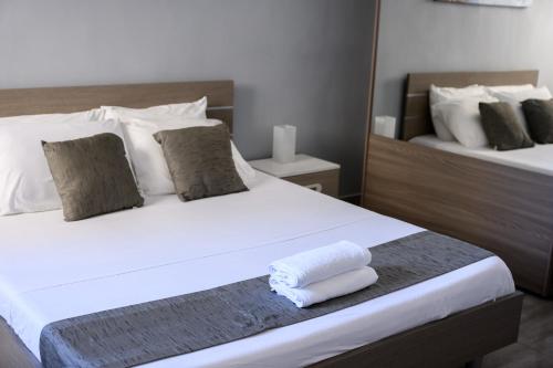 F9 Room 1, Private Double room with private bathroom in shared Flat, Msida (foto 8)