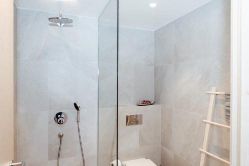 One-Bedroom Apartment with Balcony image 7