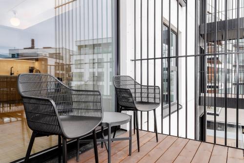 One-Bedroom Apartment with Balcony image 1