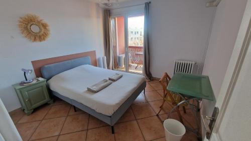 Grand et Sapcieux T4 proche centre-ville near Parking service