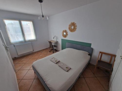 Grand et Sapcieux T4 proche centre-ville near Parking service