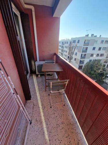 Grand et Sapcieux T4 proche centre-ville near Parking service