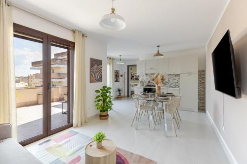 Attico180 - Attico in centro con Terrazza - Wifi e Netflix, Oristano (fotografie 4)