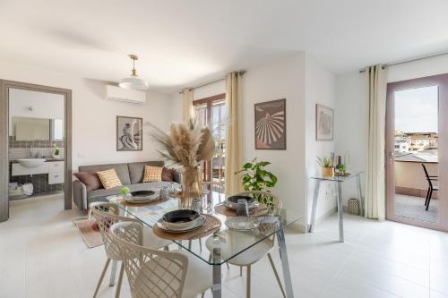 Attico180 - Attico in centro con Terrazza - Wifi e Netflix, Oristano (fotografie 3)
