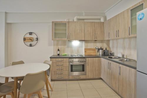 Oasis Neos Kosmos Modern Apt near Acropolis, Athens (photo 5)
