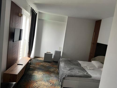 1 queen bed
