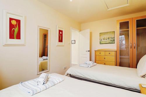 Helms House - image 11