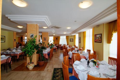 Grand Eurhotel - image 11