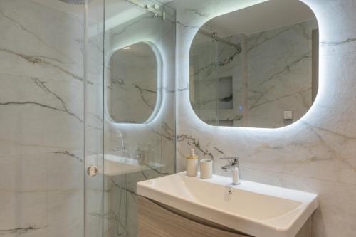 Elysian Villa 2 With Private Pool - image 5