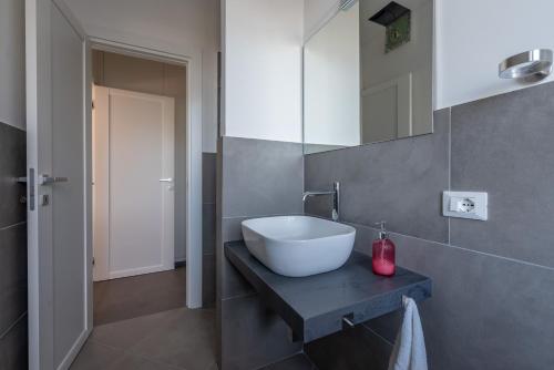 Villa con accesso al mare e vista mozzafiato, Palermo (fotografie 9)