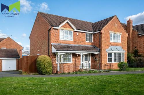A szálláshely kívülről, Spacious, Quiet 5-Bed 2-Bath Home with Parking & Garden Near NEC & Solihull in Berkswell