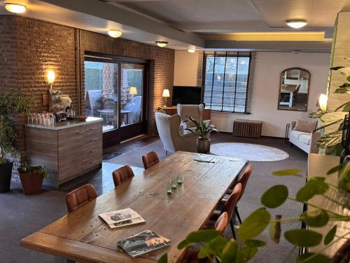 Pub/Lounge, Hotel Schilberg in Slenaken