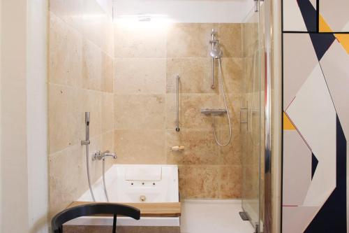 Nice T2 of 48 m2 near the Catacombs of Paris - image 4