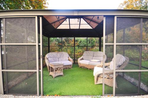 花园, Woodbank Cottage - Cosy Cottage Retreat in 纽顿斯图华特