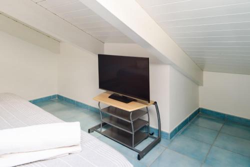 LUIMAR Holiday House - image 4