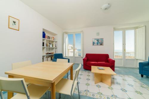 LUIMAR Holiday House - image 5