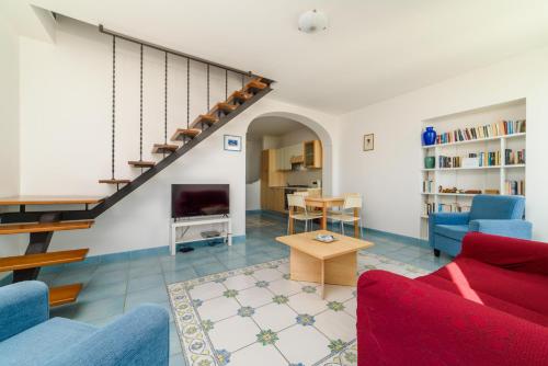 LUIMAR Holiday House - image 2