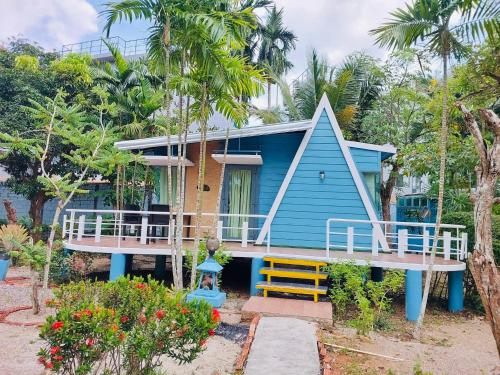 room detail thumbnail 1