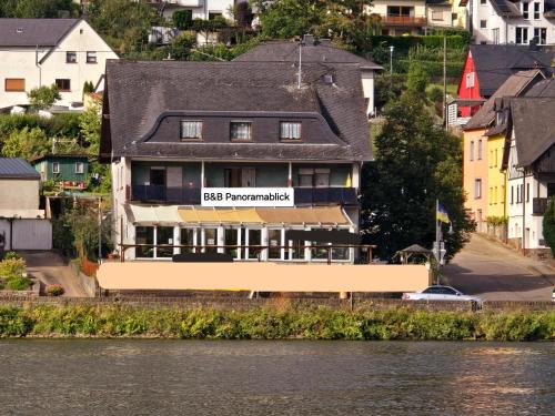 B&B Panoramablick in Kattenes, Deutschland