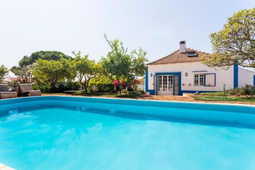 Cottage with Pool,Gourmet BBQ,Wood Oven&Games Barn gîte à louer Virtudes