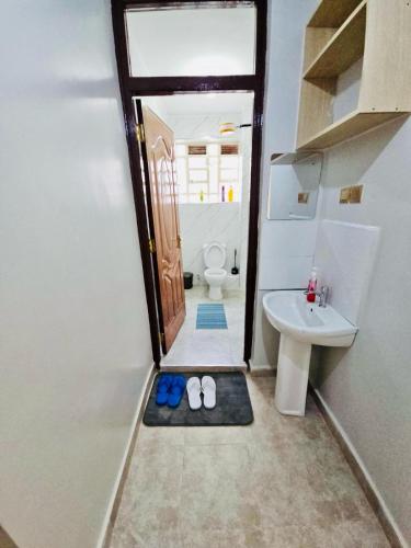 One-Bedroom Apartment image 7