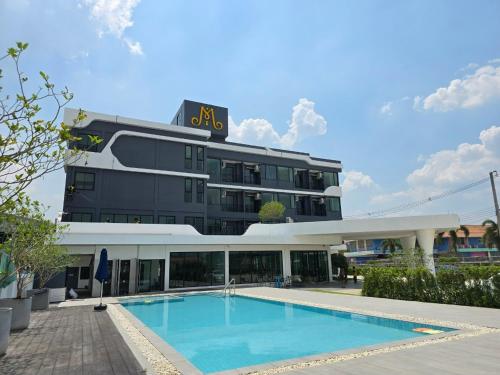 숙소 외관, Manee Mantra Hotel, Kanchanaburi in 깐짜나부리 / 칸차나부리