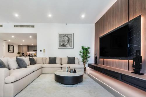 Luxurious Brand New 2BR Apartment in Rimal 1 I Steps to the JBR Beach I GYL Holiday Homes, Dubái (foto 5)