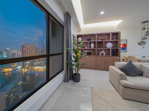 Luxurious Brand New 2BR Apartment in Rimal 1 I Steps to the JBR Beach I GYL Holiday Homes, Dubái (foto 2)