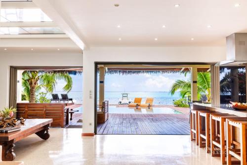 Villa Iti - 3BR Oceanfront Villa w Beautiful Pool in มาฮาเรปา