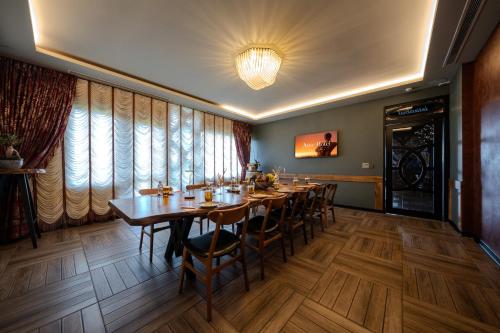 Avec Hotel Avec Hotel