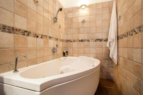 Antiche Volte Room Type - Deluxe Double Room with Spa Bath 