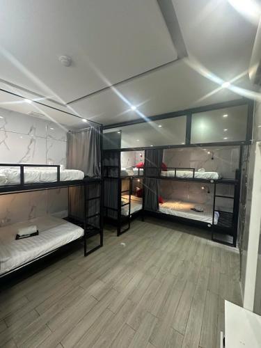 Bunk Bed in Mixed Dormitory Room image 2