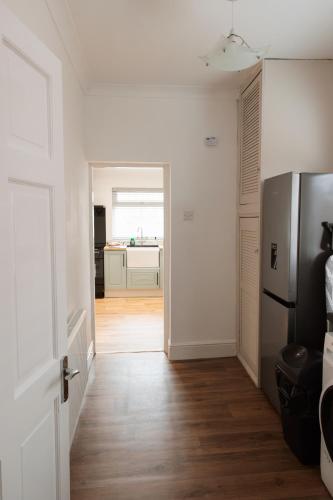 Spacious 4 Bedroom House with Free Parking & Fast WiFi, near A66