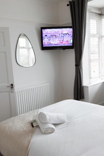 Large 4 Bed Home - Fast Wifi, Smart TV's & Free Parking - Near A66, Stockton-on-Tees (foto 7)