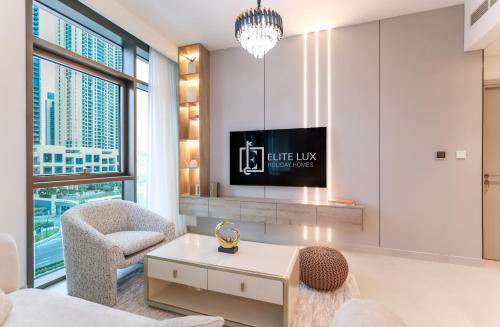 Elite LUX Holiday Homes - Dubai Creek Oasis: 2BR Luxe w Burj View, Dubai (photo 6)