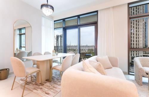 Elite LUX Holiday Homes - Dubai Creek Oasis: 2BR Luxe w Burj View, Dubai (photo 8)