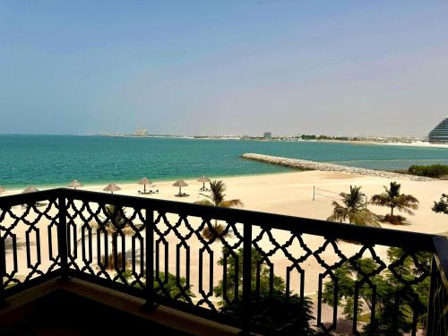 Live so close to beach - Al Marjan Island Live so close to beach - Al Marjan Island